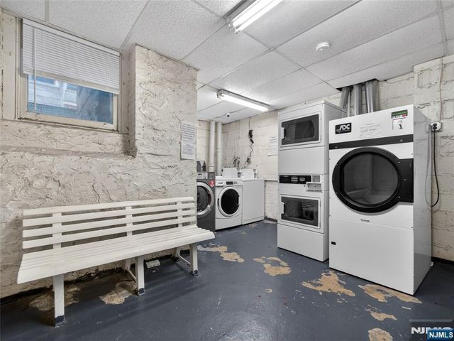 18 74th Street B5, North Bergen, NJ 07047