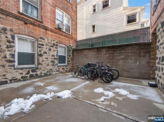 18 74th Street B5, North Bergen, NJ 07047