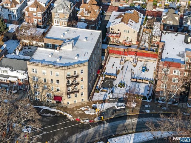 18 74th Street B5, North Bergen, NJ 07047