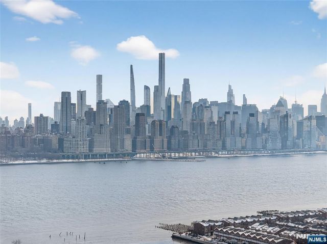 18 74th Street B5, North Bergen, NJ 07047