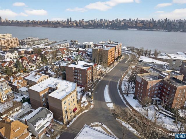 18 74th Street B5, North Bergen, NJ 07047