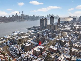 18 74th Street B5, North Bergen, NJ 07047