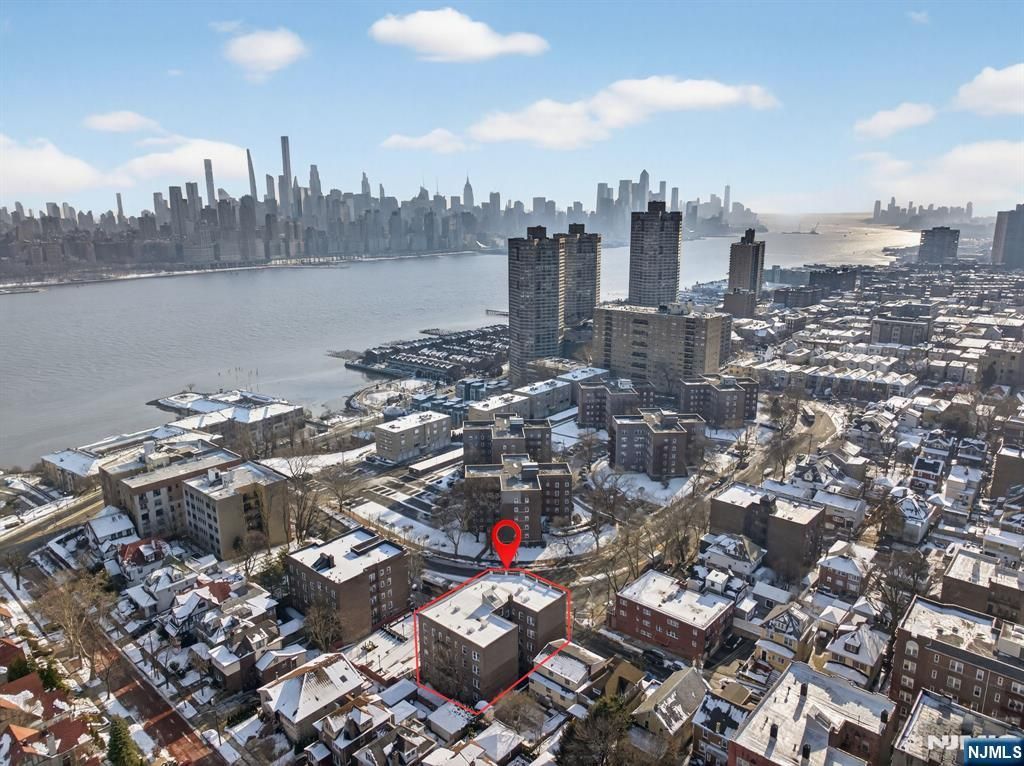 18 74th Street B5, North Bergen, NJ 07047