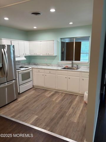 2211 Yorktowne Boulevard, Toms River, NJ 08753