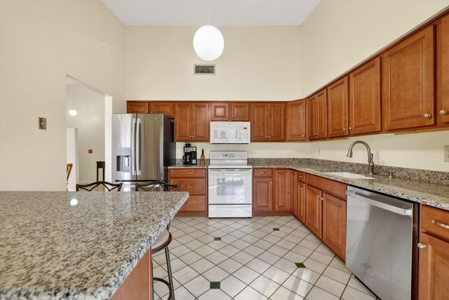 3207 S Lakeview Circle 6-203, Hutchinson Island, FL 34949