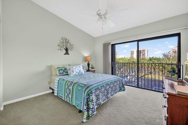 3207 S Lakeview Circle 6-203, Hutchinson Island, FL 34949