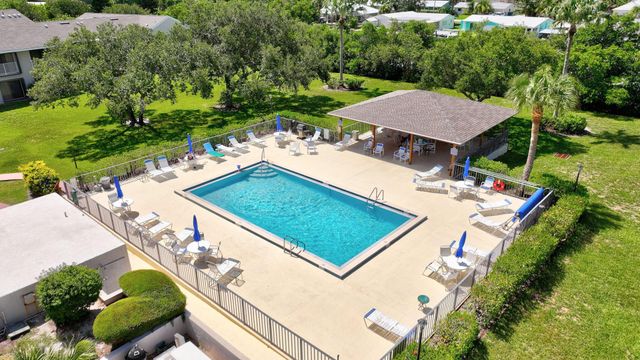 3207 S Lakeview Circle 6-203, Hutchinson Island, FL 34949