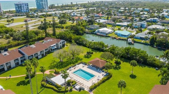 3207 S Lakeview Circle 6-203, Hutchinson Island, FL 34949