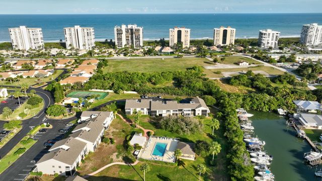 3207 S Lakeview Circle 6-203, Hutchinson Island, FL 34949