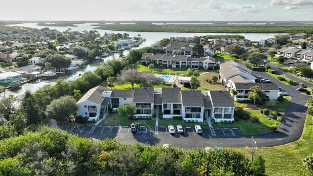 3207 S Lakeview Circle 6-203, Hutchinson Island, FL 34949