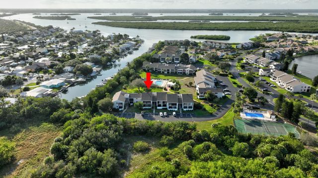 3207 S Lakeview Circle 6-203, Hutchinson Island, FL 34949