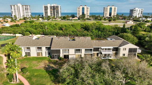 3207 S Lakeview Circle 6-203, Hutchinson Island, FL 34949