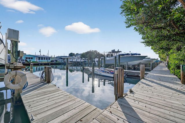 3207 S Lakeview Circle 6-203, Hutchinson Island, FL 34949