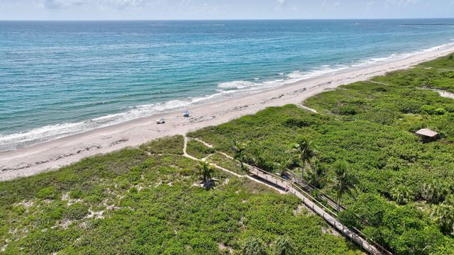 3207 S Lakeview Circle 6-203, Hutchinson Island, FL 34949