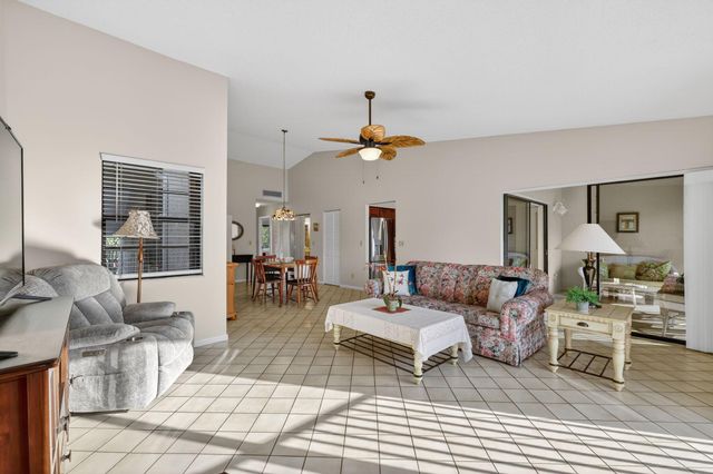 3207 S Lakeview Circle 6-203, Hutchinson Island, FL 34949