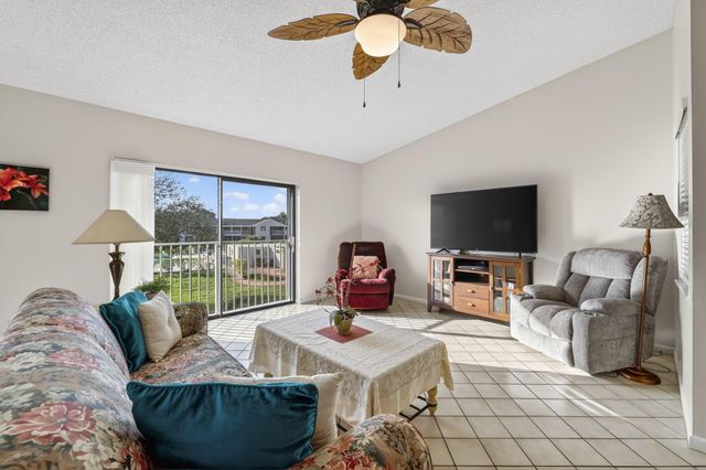 3207 S Lakeview Circle 6-203, Hutchinson Island, FL 34949