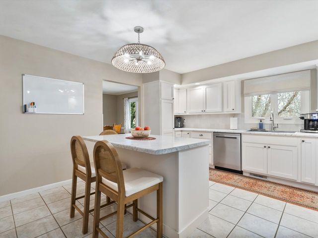 228 Hart Drive, Geneseo, IL 61254