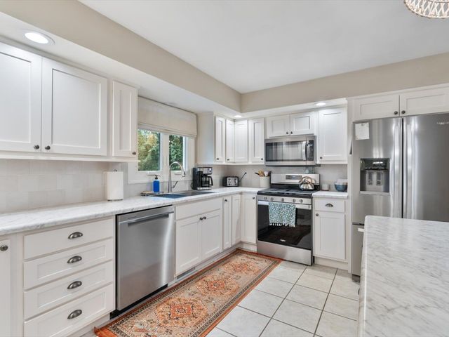 228 Hart Drive, Geneseo, IL 61254