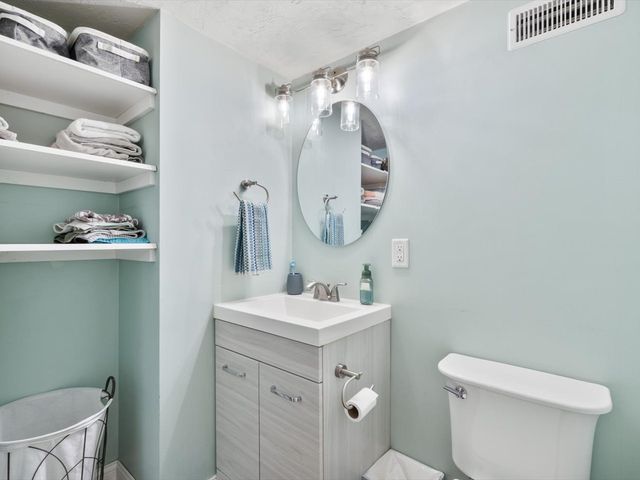 228 Hart Drive, Geneseo, IL 61254