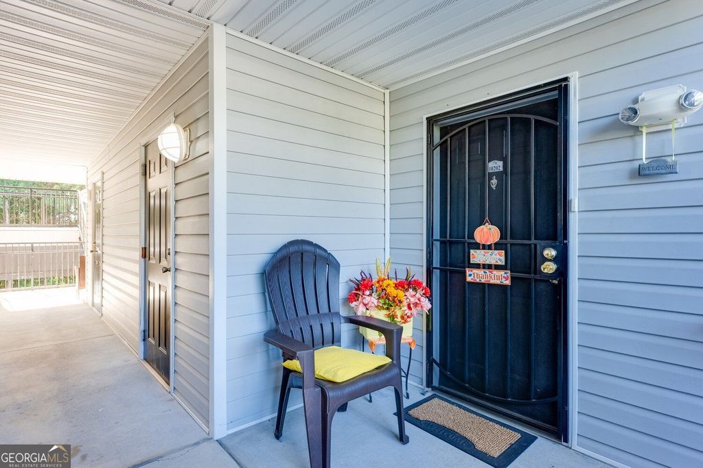 10202 Fairington Ridge Circle, Lithonia, GA 30038 — exterior