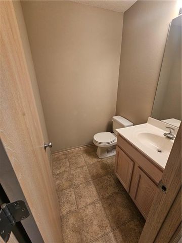 8341 N Kensington Avenue, Kansas City, MO 64119
