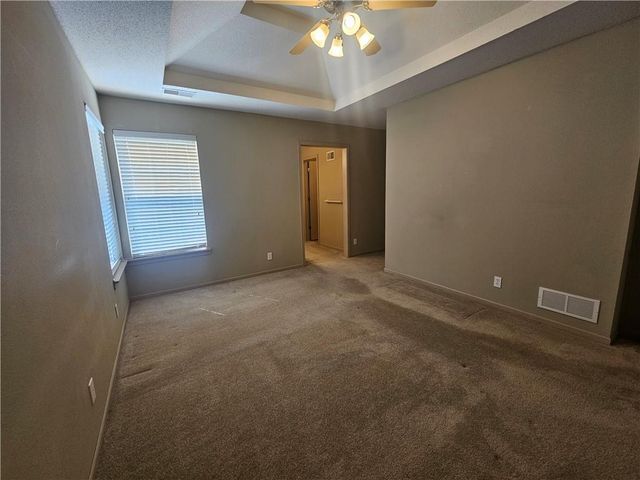 8341 N Kensington Avenue, Kansas City, MO 64119
