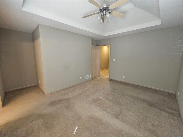 8341 N Kensington Avenue, Kansas City, MO 64119
