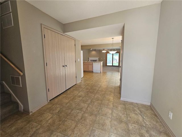 8341 N Kensington Avenue, Kansas City, MO 64119