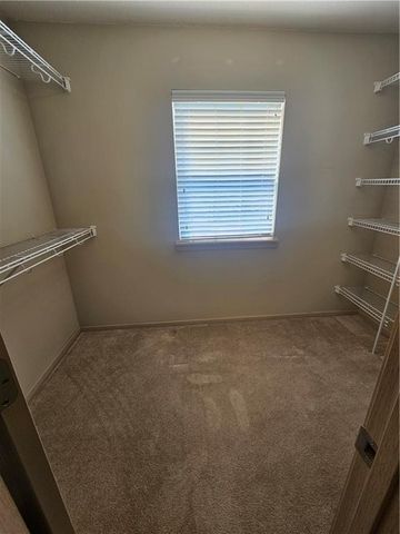 8341 N Kensington Avenue, Kansas City, MO 64119