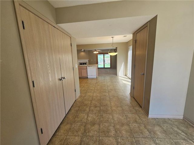 8341 N Kensington Avenue, Kansas City, MO 64119