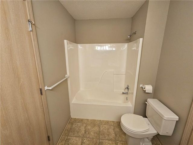 8341 N Kensington Avenue, Kansas City, MO 64119