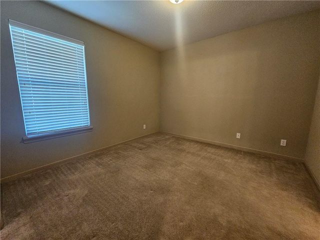 8341 N Kensington Avenue, Kansas City, MO 64119