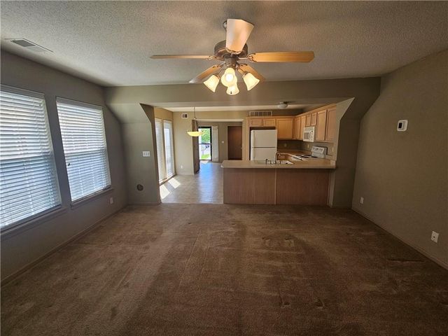 8341 N Kensington Avenue, Kansas City, MO 64119