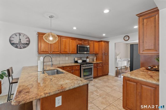 45 Maybrook Road, Waterbury, CT 06708