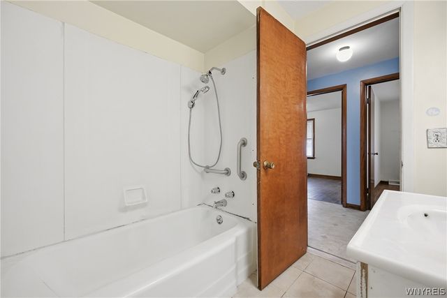 4373 East Frontier Drive, Hamburg, NY 14219