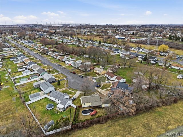 4373 East Frontier Drive, Hamburg, NY 14219