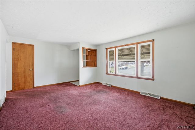 4373 East Frontier Drive, Hamburg, NY 14219