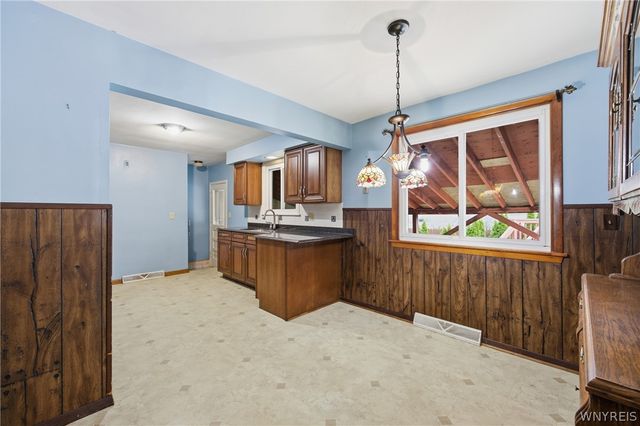 4373 East Frontier Drive, Hamburg, NY 14219