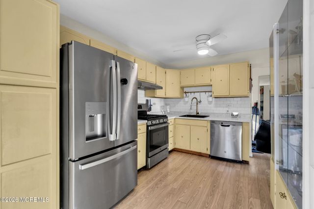 152 Forepeak Avenue, Beachwood, NJ 08722