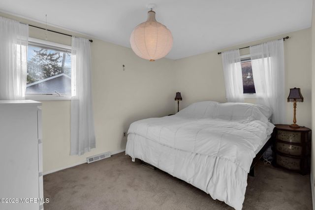 152 Forepeak Avenue, Beachwood, NJ 08722