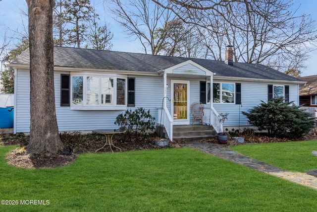152 Forepeak Avenue, Beachwood, NJ 08722