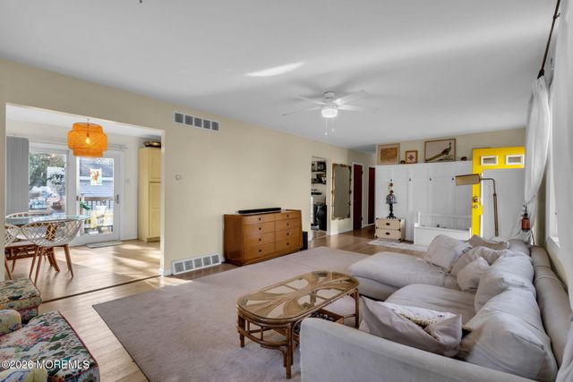 152 Forepeak Avenue, Beachwood, NJ 08722