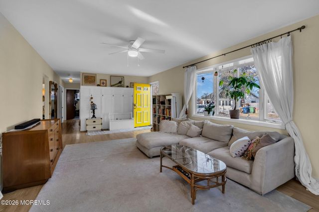 152 Forepeak Avenue, Beachwood, NJ 08722