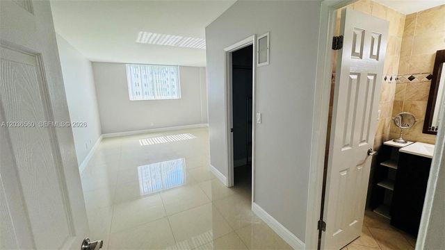19390 Collins Ave 624, Sunny Isles Beach, FL 33160