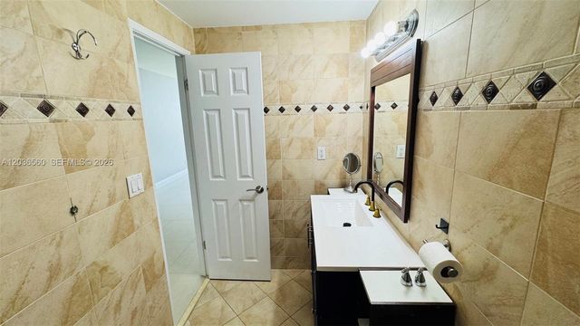 19390 Collins Ave 624, Sunny Isles Beach, FL 33160