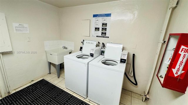 19390 Collins Ave 624, Sunny Isles Beach, FL 33160