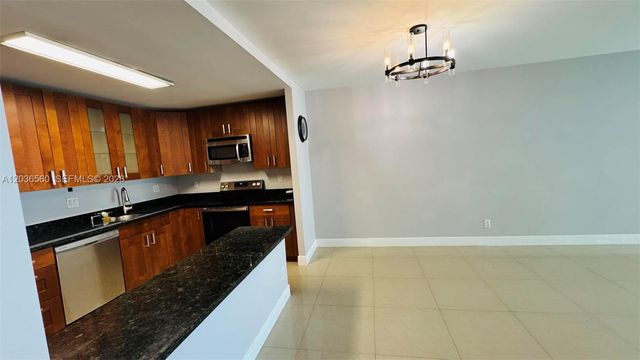 19390 Collins Ave 624, Sunny Isles Beach, FL 33160