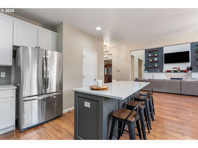 16270 Se JASPER Dr, Damascus, OR 97089