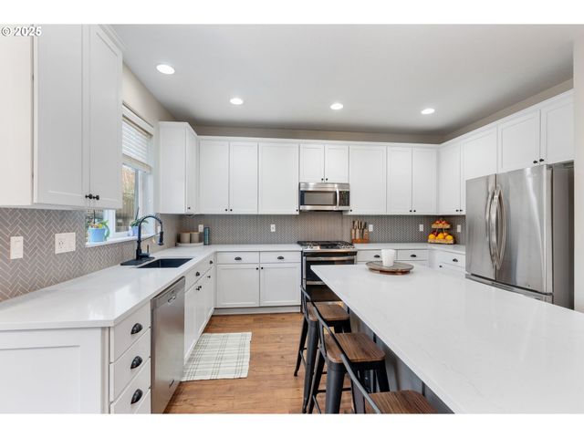 16270 Se JASPER Dr, Damascus, OR 97089