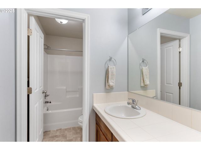 16270 Se JASPER Dr, Damascus, OR 97089